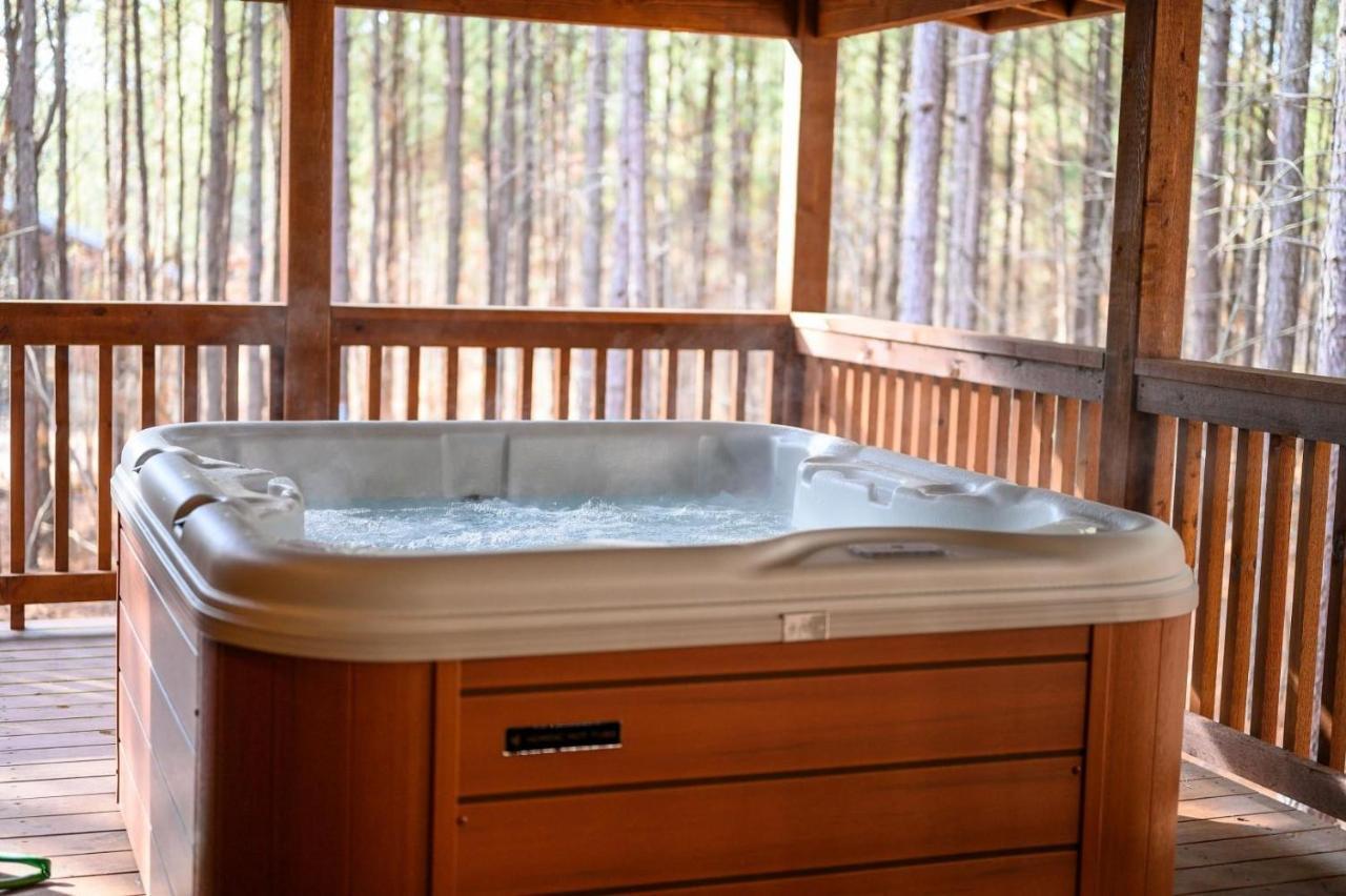 Large Luxury 2Br Cabin W Hot Tub Double Trouble Was Designed For Fun Comfort And Memories Minutes From Buzzling Hochatown And Beautiful Beaver Bend State Park ブロークン・ボウ エクステリア 写真