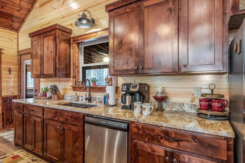 Large Luxury 2Br Cabin W Hot Tub Double Trouble Was Designed For Fun Comfort And Memories Minutes From Buzzling Hochatown And Beautiful Beaver Bend State Park ブロークン・ボウ エクステリア 写真