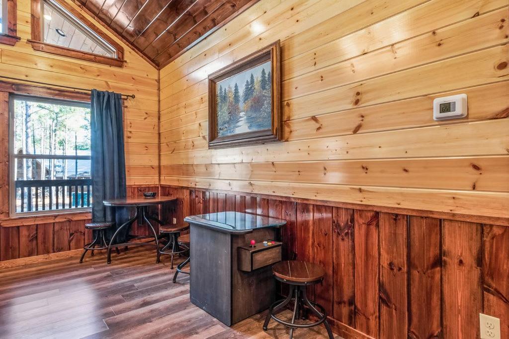 Large Luxury 2Br Cabin W Hot Tub Double Trouble Was Designed For Fun Comfort And Memories Minutes From Buzzling Hochatown And Beautiful Beaver Bend State Park ブロークン・ボウ エクステリア 写真
