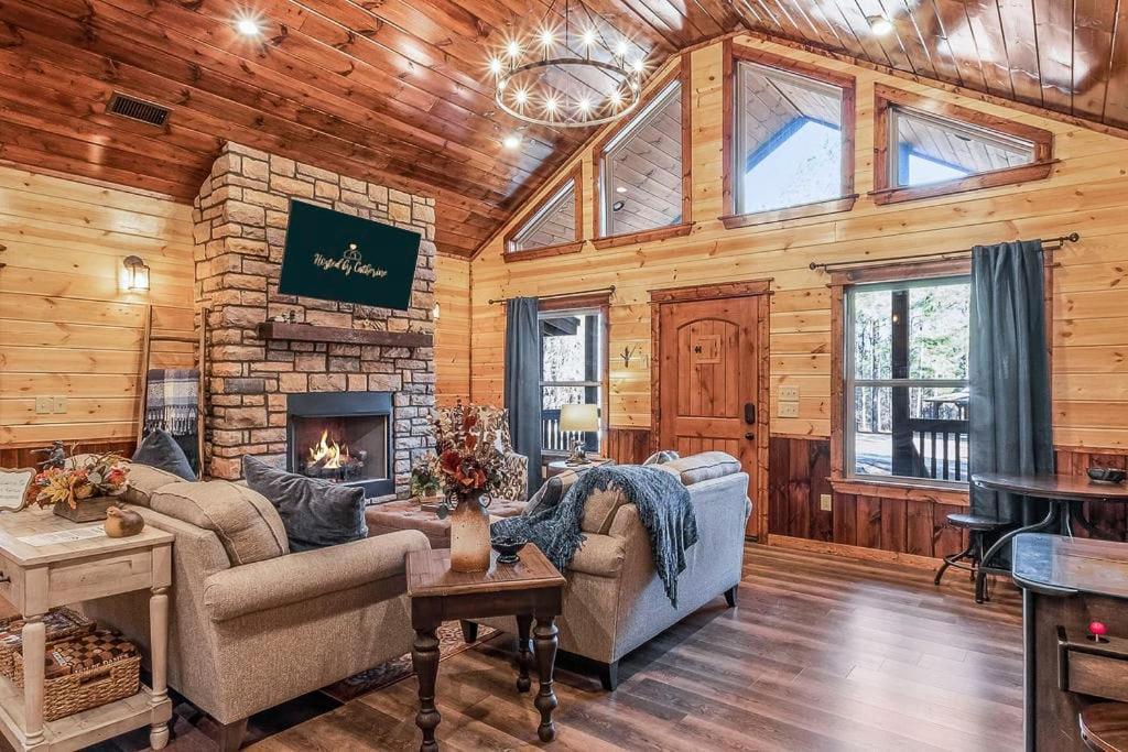 Large Luxury 2Br Cabin W Hot Tub Double Trouble Was Designed For Fun Comfort And Memories Minutes From Buzzling Hochatown And Beautiful Beaver Bend State Park ブロークン・ボウ エクステリア 写真