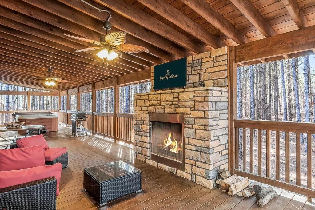 Large Luxury 2Br Cabin W Hot Tub Double Trouble Was Designed For Fun Comfort And Memories Minutes From Buzzling Hochatown And Beautiful Beaver Bend State Park ブロークン・ボウ エクステリア 写真